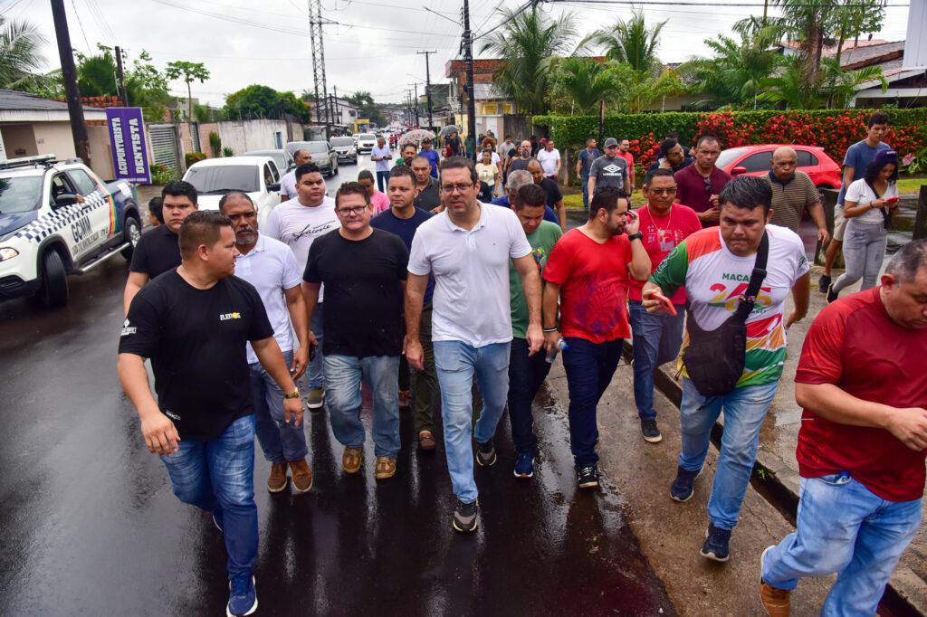 Prefeito Furlan realiza visitas às obras em andamento e entrega passarela na zona sul de Macapá