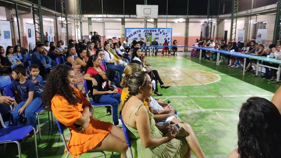 Lançamento do Livro CIDADE DA CHUVA é um sucesso no Oiapoque