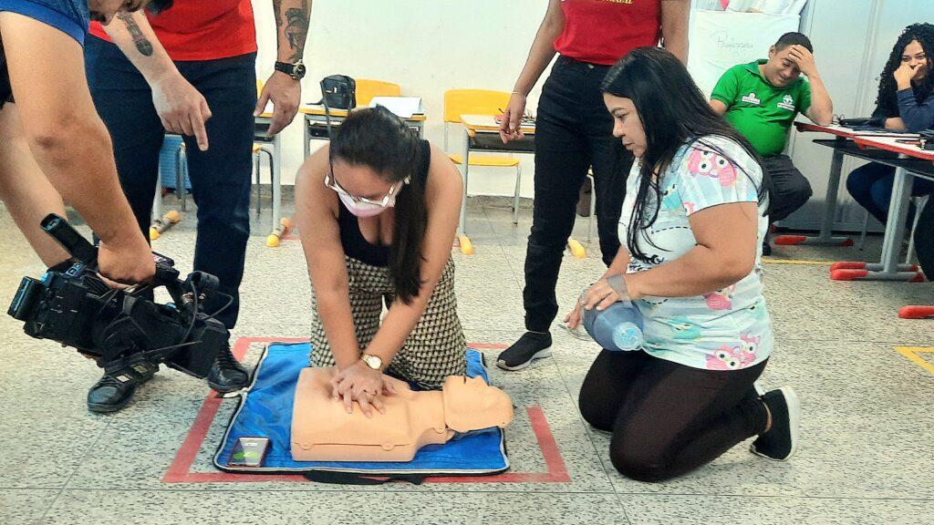 Profissionais da Educação Infantil do município recebem capacitação de primeiros socorros