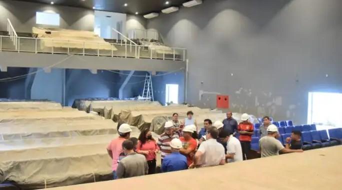 Prefeitura acompanha a evolução da obra de reforma no Cine Teatro Silvio Romero