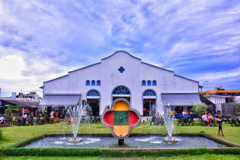 Verão das Artes reúne 17 artistas em diversas expressões culturais no Mercado Central nesta terça