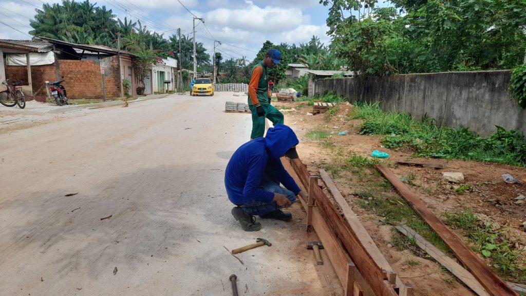 Em Santana: Travessa 24, no Provedor II, recebe obra de pavimentação em bloquetes