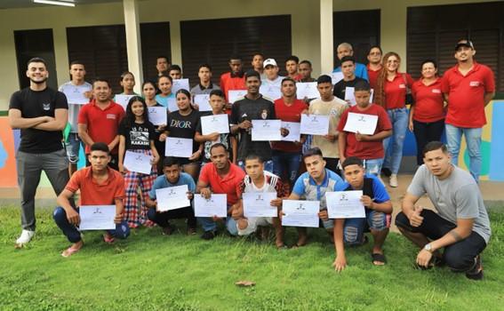 Curso de barbeiro iniciante aproxima jovens do mercado de trabalho em Pedra Branca