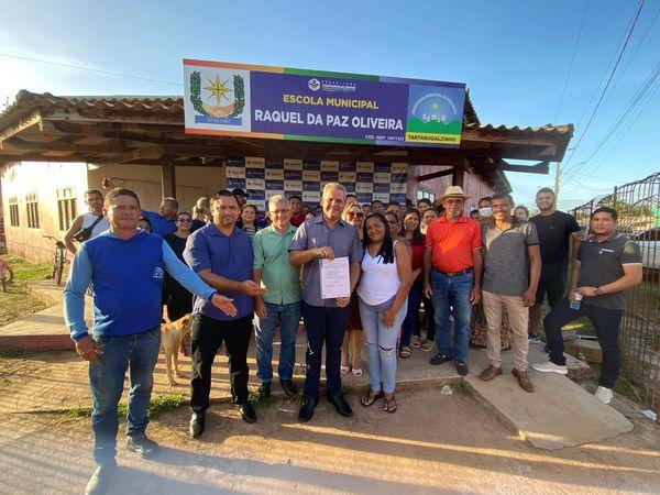 Prefeito Bruno Mineiro assina ordem de serviço para reforma da Escola Raquel da Paz