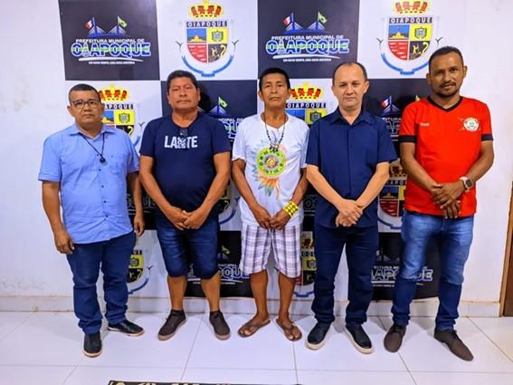 Prefeito de Oiapoque se reúne com representantes da aldeia indígena Manga