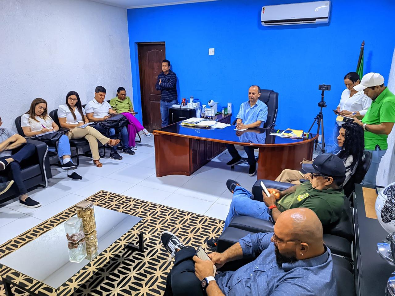 Prefeito e secretariados se reúnem para discutir estratégias de combate à dengue e malária