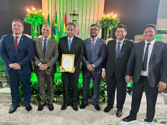Empresário Vantuiler Leite Chaves Júnior recebe Título de Cidadão de Macapá