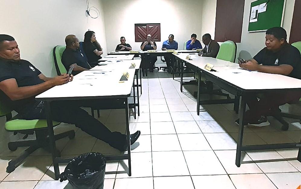 Prefeito Júnior Leite tenta silenciar a Câmara de Pracuúba com ordem de despejo
