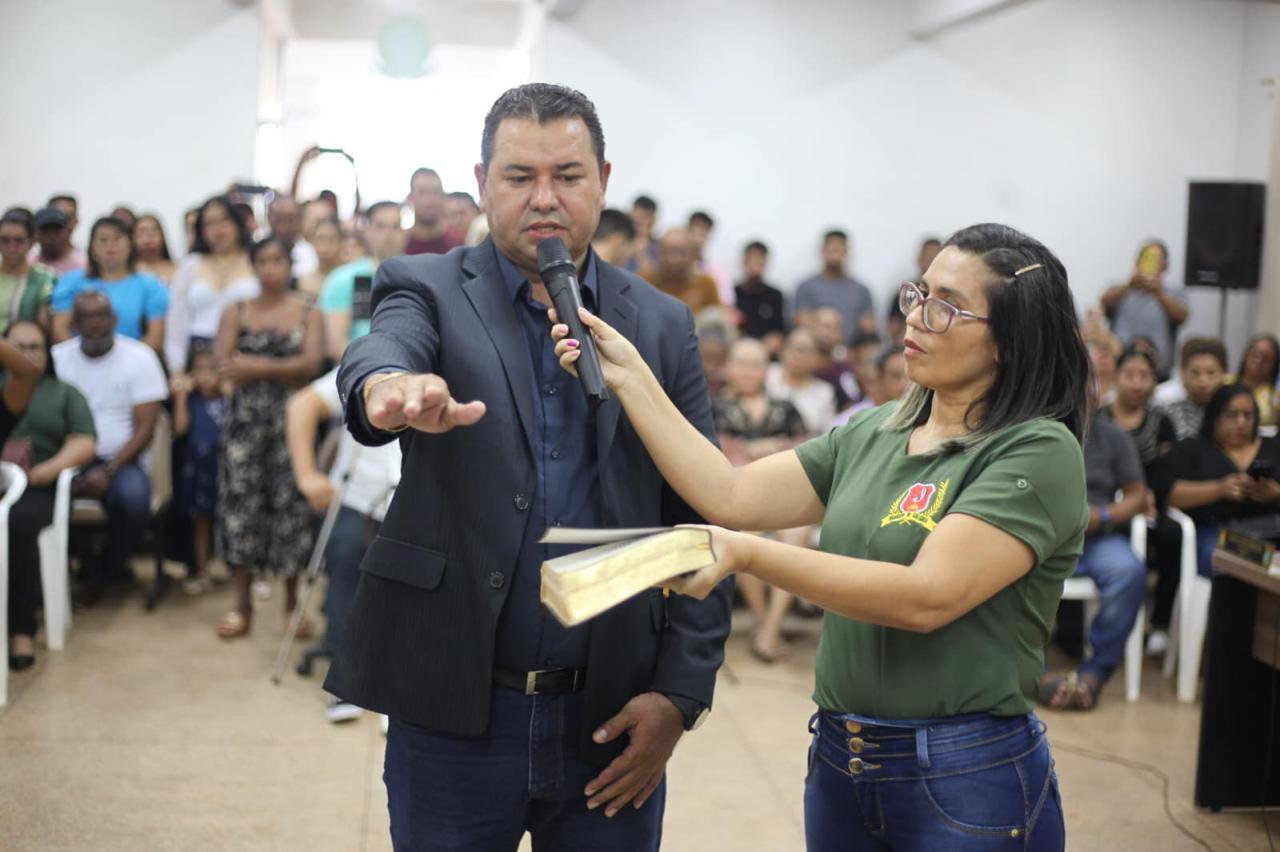 Antônio Sousa toma posse como prefeito de Calçoene em cerimônia marcada pela emoção