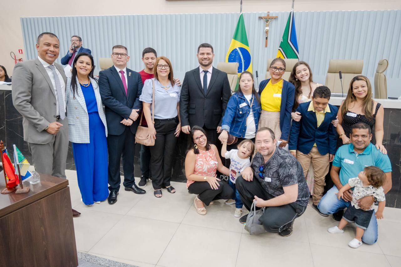 Assembleia Legislativa debate inclusão e direitos das pessoas com síndrome de Down