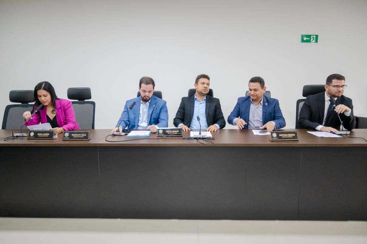 CCJ aprova projeto que fortalece a defesa da mulher no Amapá