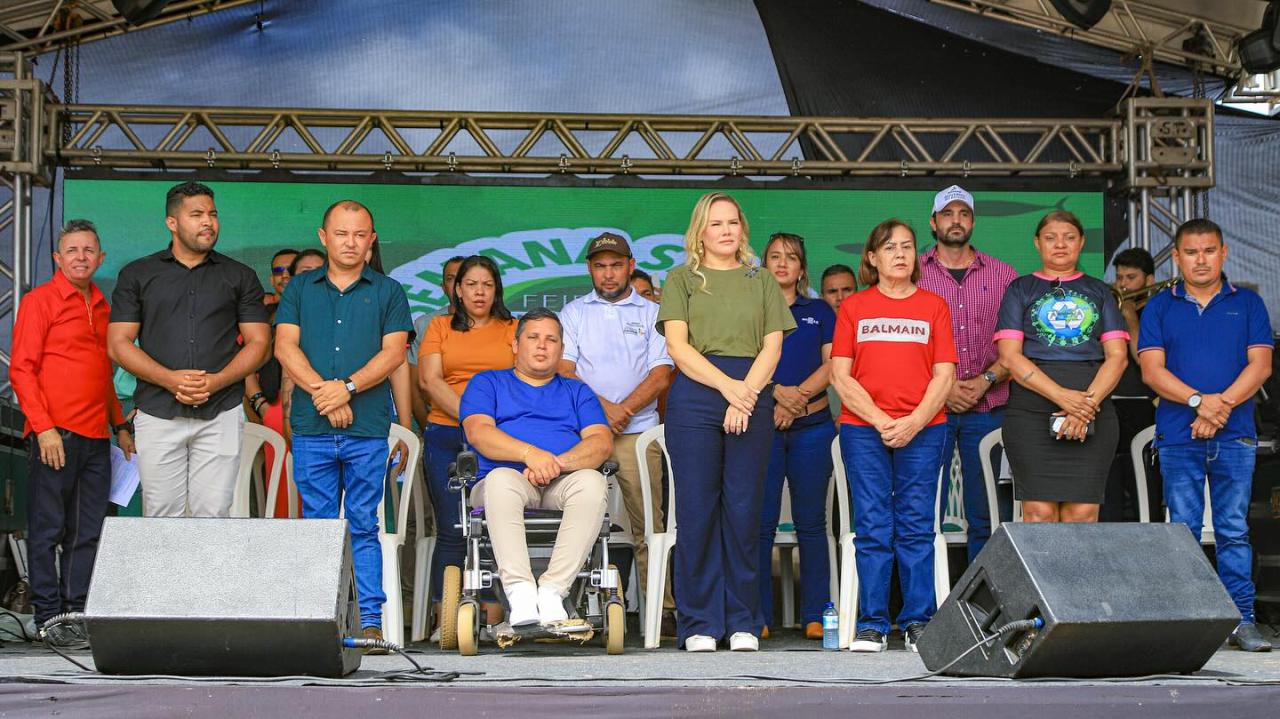 Prefeitura anuncia asfaltamento de novas 15 vias e construção do Complexo Esportivo