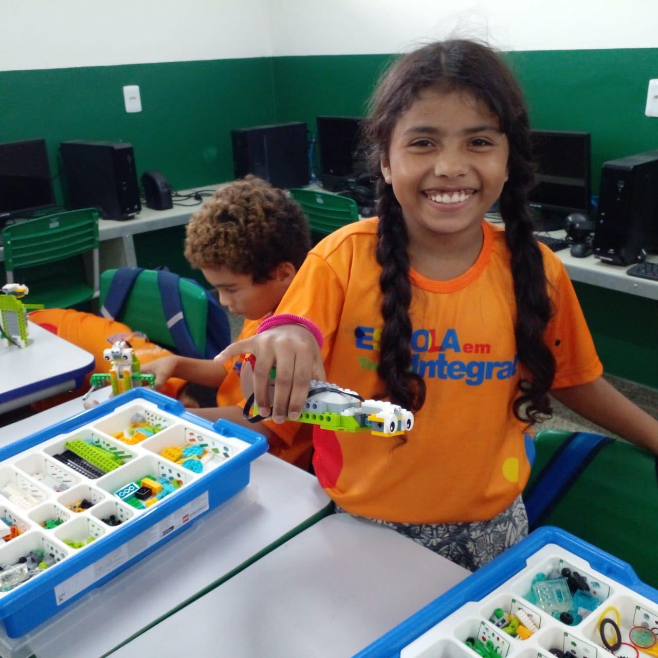 Alunos de Tartarugalzinho constroem robô com sensor de movimento no Programa Escola de Tempo Integral