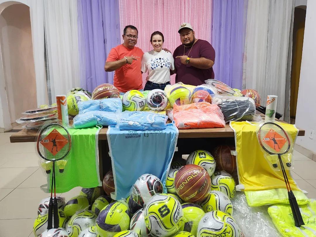 Deputada Alliny Serrão investe R$ 60 mil em materiais esportivos para Laranjal do Jari