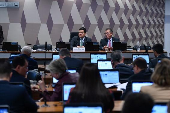 Senador Davi conquista importante vitória para os caminhoneiros do Amapá e do Brasil