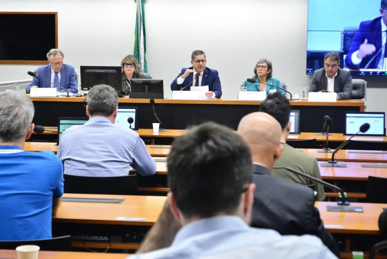 Amazônia em risco: Deputado Dorinaldo Malafaia alerta para colapso da floresta em audiência na Câmara dos Deputados