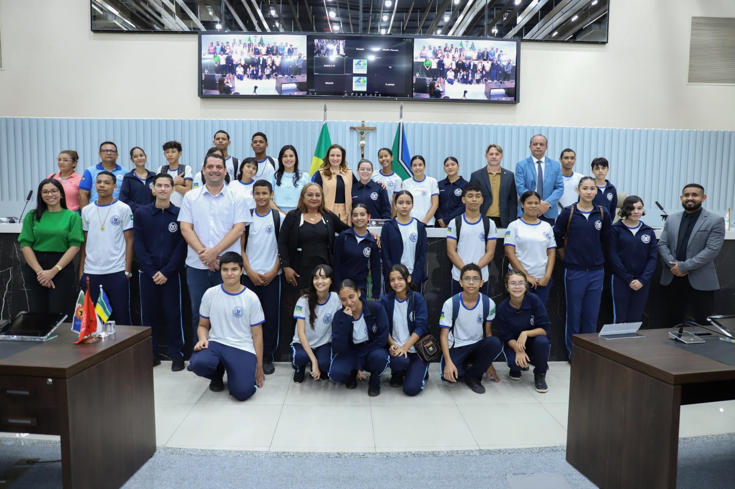 Alunos aprendem sobre o Poder Legislativo em visita à Assembleia Legislativa do Amapá