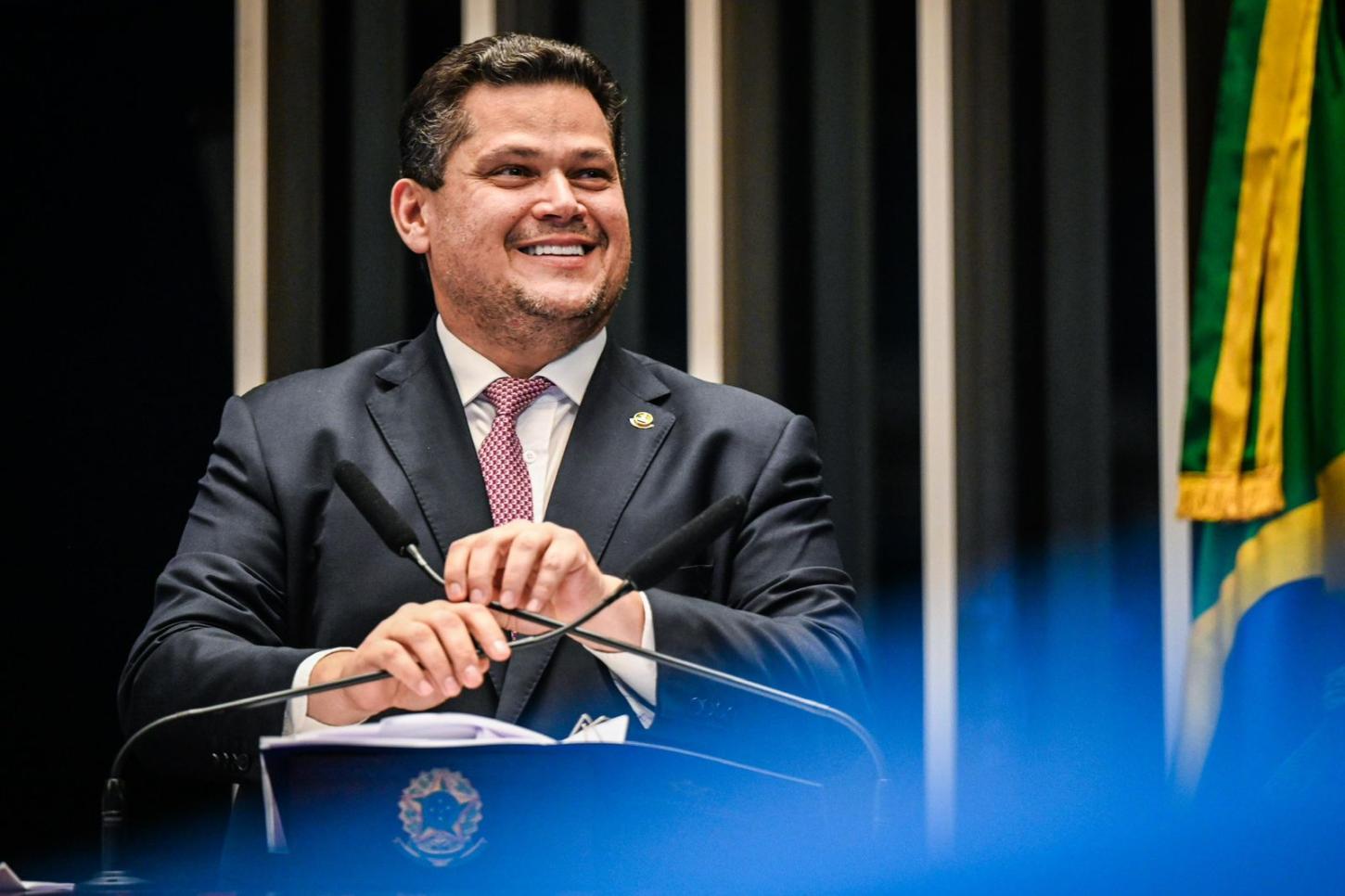 Combate às queimadas: projeto de Davi sobre maior punição para prática de crime ambiental