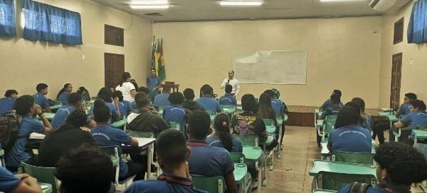 Eleições 2024: MP da 1ª Zona Eleitoral orienta jovens sobre voto consciente