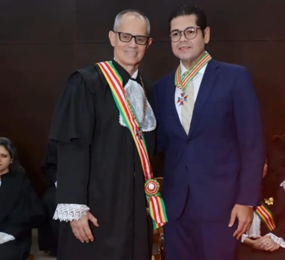 Presidente Auriney Brito recebe Colar do Grau Comendador outorgado pelo TRT 8ª Região