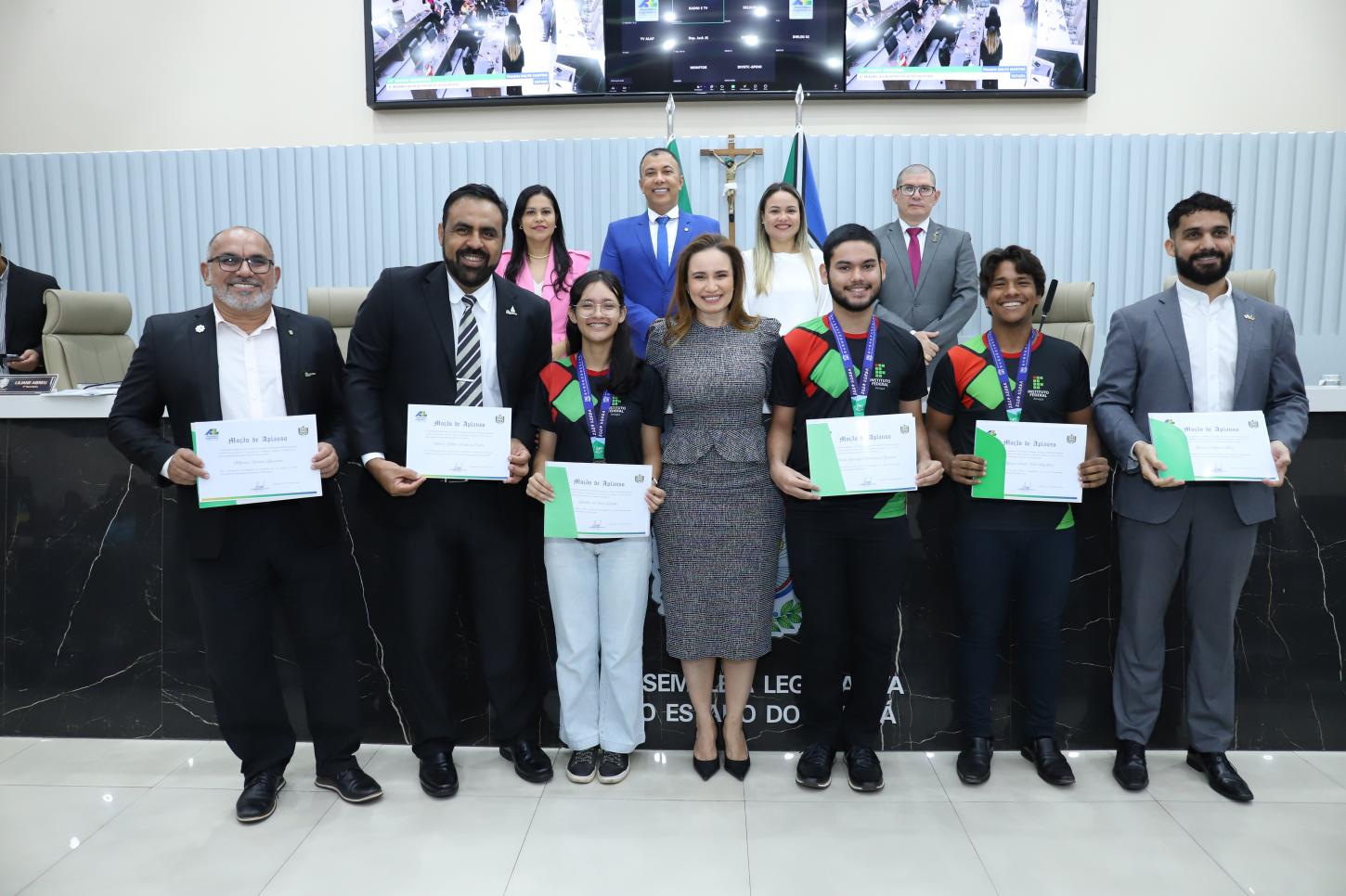 Alap celebra o Dia do Professor e homenageia delegação do Ifap pelo desempenho na AIMO 2024