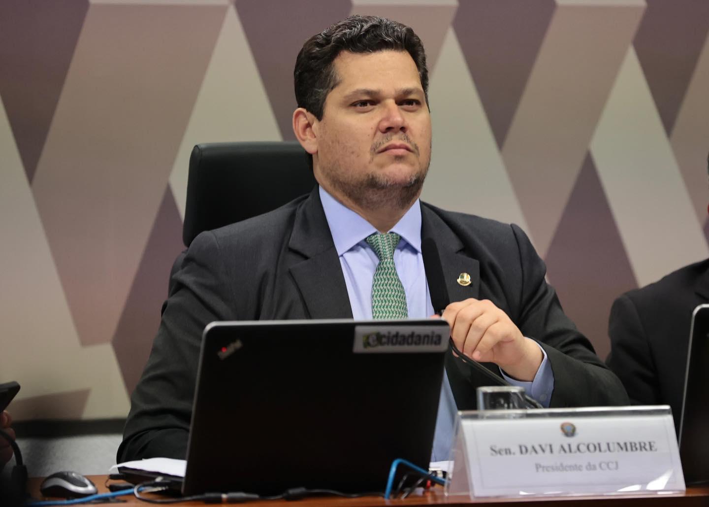 Alcolumbre cobra ação do governo contra facções criminosas nas eleições