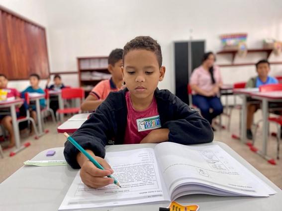 Santana inicia Chamada Escolar para ano letivo de 2025