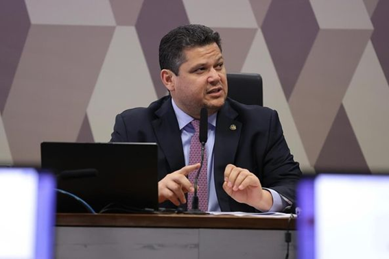 CCJ do Senado, presidida pelo senador Davi Alcolumbre aprova PL de regularização de débitos tributários