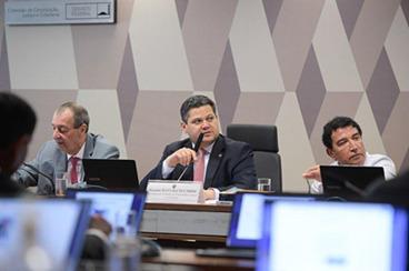 Davi Alcolumbre faz balanço de 2 anos na CCJ: 149 reuniões e 690 deliberações