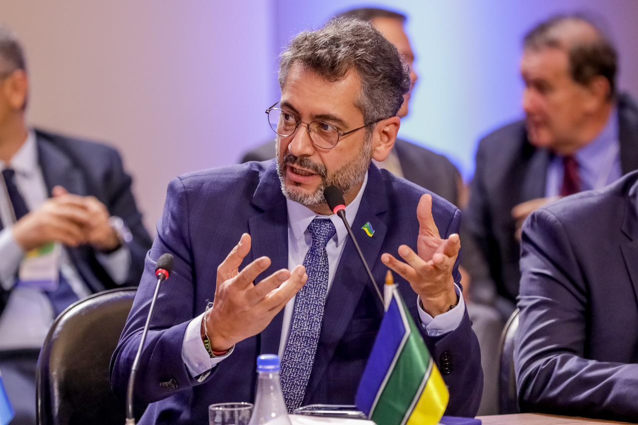 A Trajetória Política de Clécio Luís: De Professor a Governador do Amapá