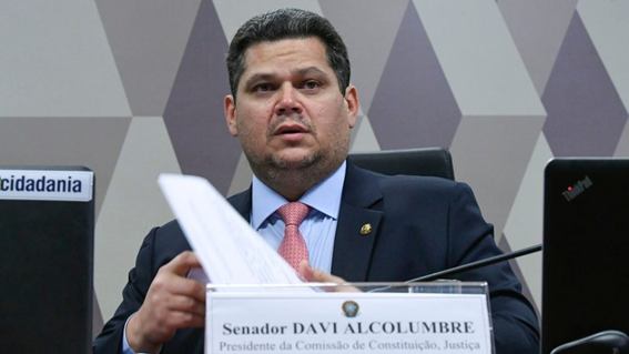 Davi Alcolumbre Garantia R$ 12 Milhões para Modernização da Câmara Municipal de Macapá