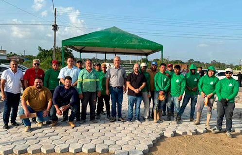 Prefeito Brunho Mineiro inicia pavimentação com bloquetes em Tartarugalzinho