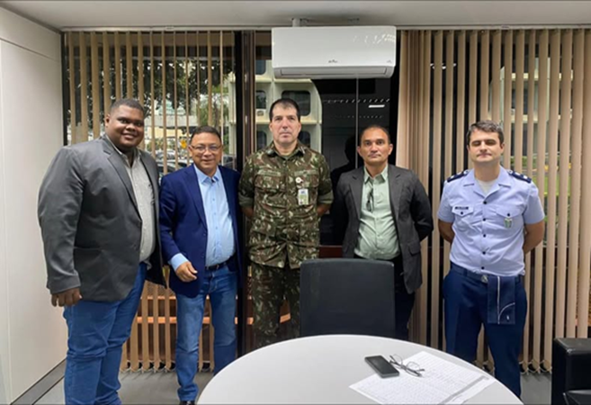 Prefeito de Mazagão, Chico Nó, busca apoio no Ministério da Defesa para projetos de desenvolvimento