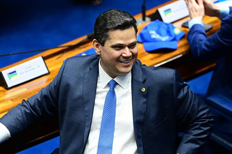 Davi prorroga medida provisória para reduzir filas da Previdência Social