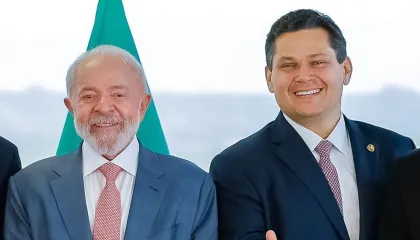 Lula anuncia autorização para exploração de petróleo na Margem Equatorial, atendendo a pedido do senador Davi Alcolumbre