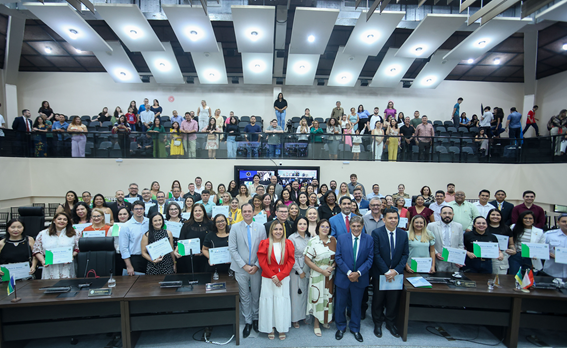 Farmacêuticos do Amapá são homenageados em sessão solene na Assembleia Legislativa