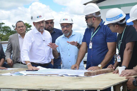 Governador Clécio acompanha obra de construção da nova UPA da Zona Oeste de Macapá