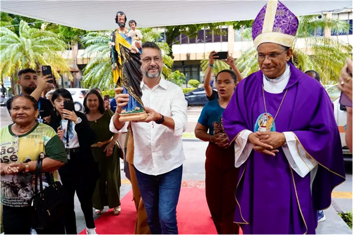Palácio do Setentrião recebe imagem de São José como parte da peregrinação do santo em Macapá