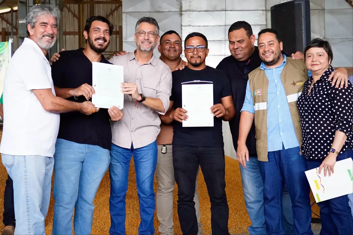 Dia de Campo: produtores rurais de Porto Grande recebem declarações de reconhecimento de posse e títulos definitivos