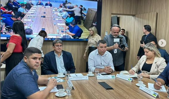Prefeito Junior Leite Representa Pracuúba em Reuniões Estratégicas em Macapá