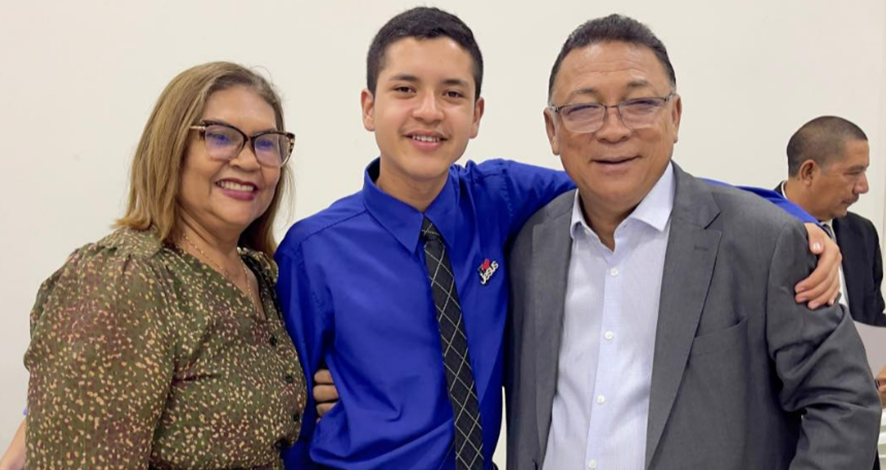 Prefeito Manoel Souza e Primeira-Dama Participam da Solenidade de Posse do Conselho de Pastores de Mazagão