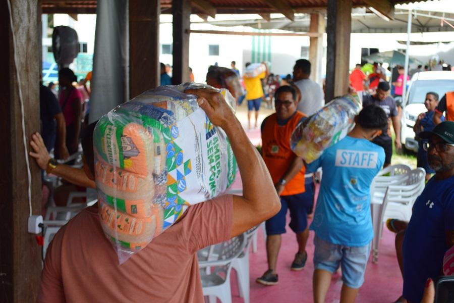 Prefeitura de Vitória do Jari e Governo do Estado realizam entrega de cestas básicas do Programa Amapá Sem Fome