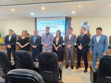 Prefeitura recebe aparelhos eletrônicos doados pela Receita Federal