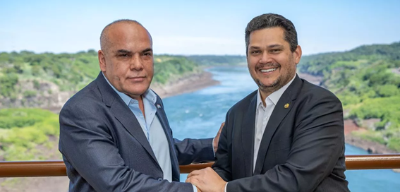 Presidentes dos Congressos do Brasil e Paraguai visitam usina de Itaipu e fortalecem relações bilaterais
