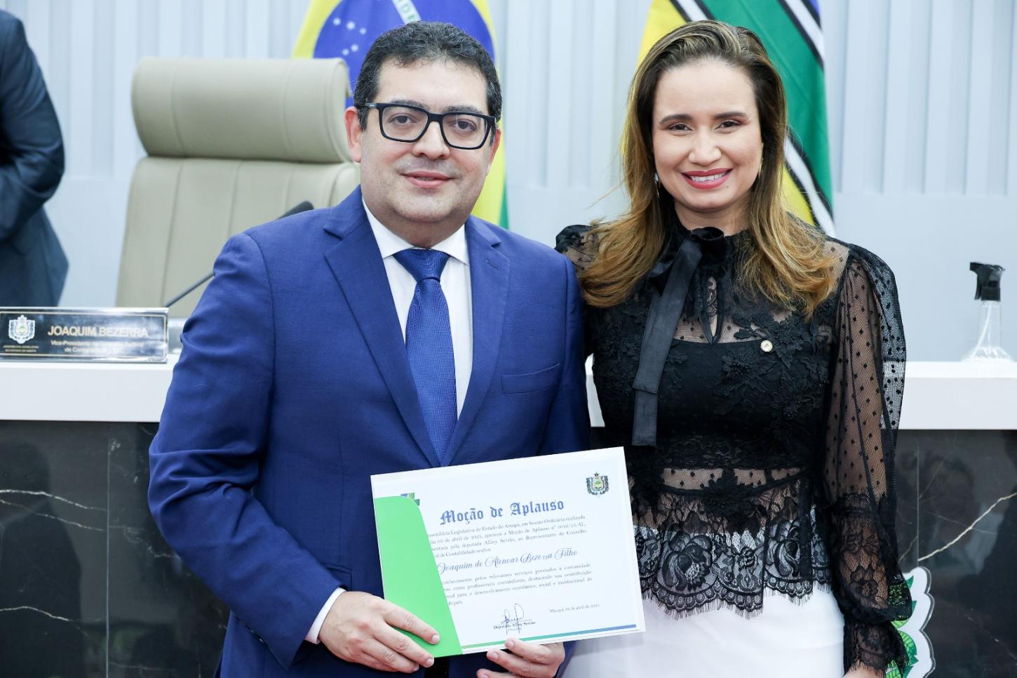 Profissionais da Contabilidade são homenageados em sessão solene na Assembleia