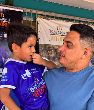 Prefeito Teddy celebra entrega de 300 Kits esportivos pelo Instituto Léo Moura