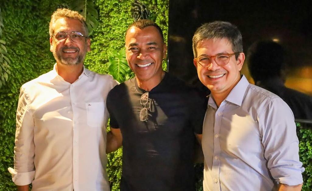 Senador Randolfe Rodrigues participa inaugurações de estádios no Amapá com presença de Cafu