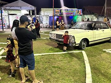Carros antigos atraem visitantes no Lendário Forrozão do Tio Gigante
