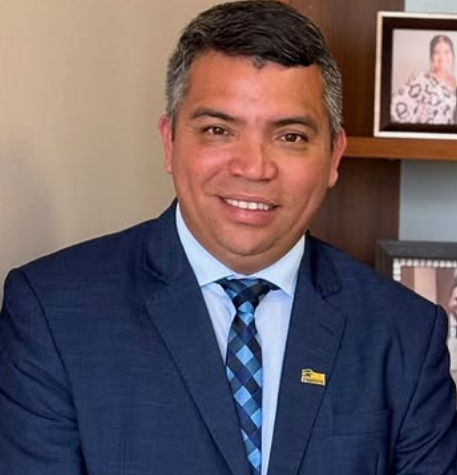 Prefeito Ary Duarte comemora aplicação das provas do Enem em Vitória do Jari