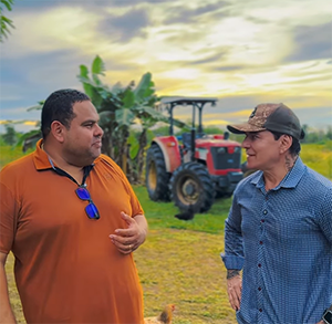 Prefeito Elielson Moraes destaca compromisso com desenvolvimento rural em visita do programa Agro Record